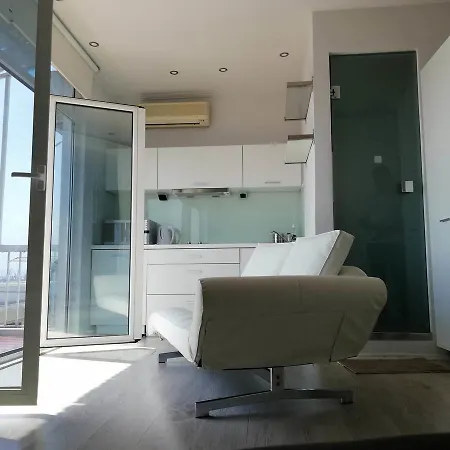 Luxury White Sea View 公寓